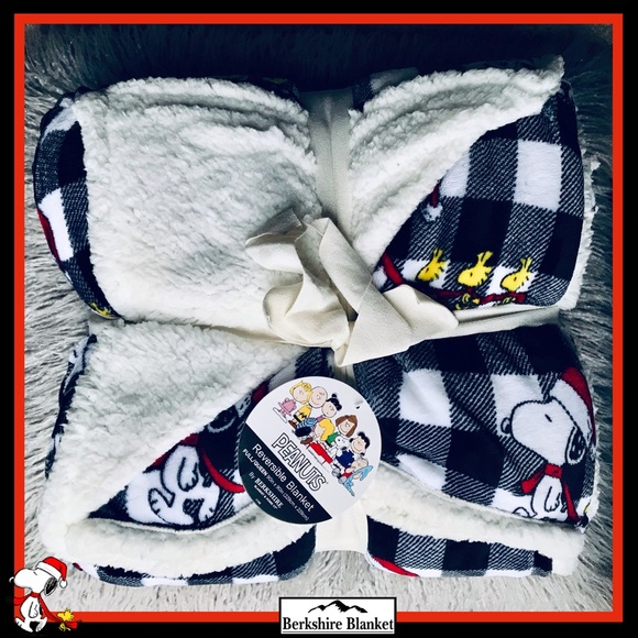 Berkshire Snoopy Plaid Christmas Sherpa Blanket - Picture 2 of 15